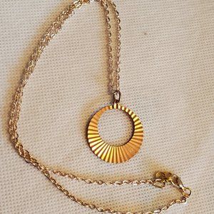 18" Gold Tone Circle Pendant Necklace Simple Style